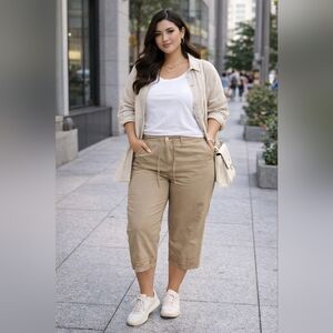 White Stag Woman Khaki Cropped Pants | Size 20W